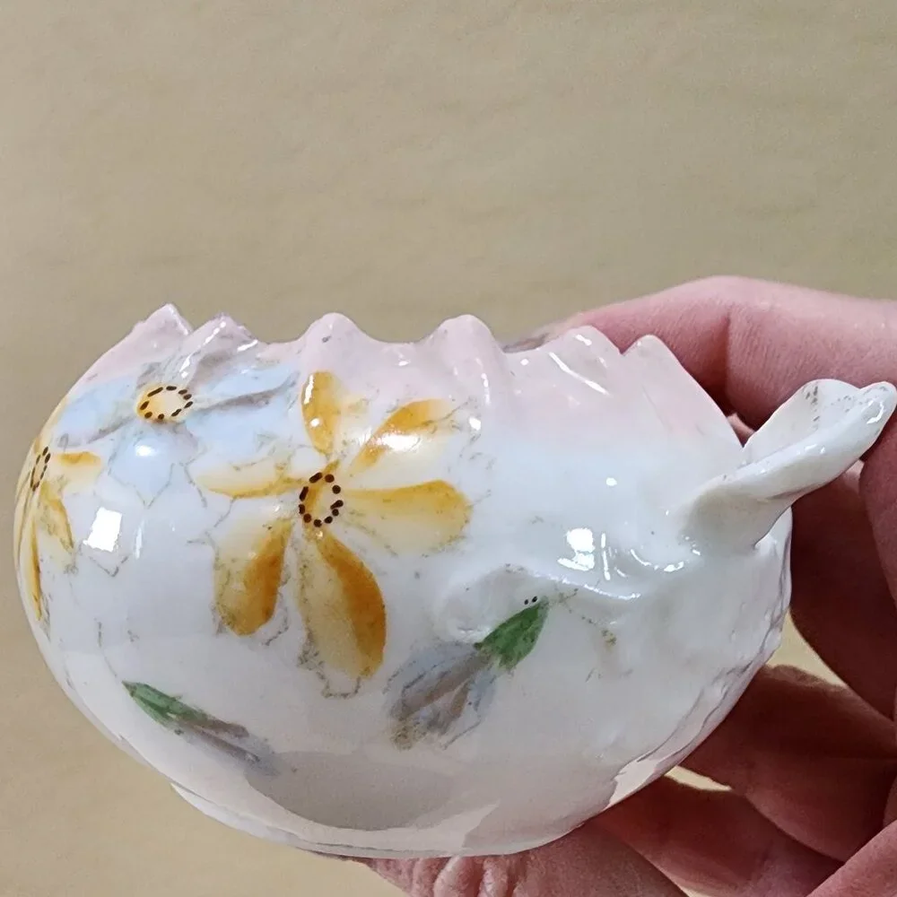 1900's Dainty Antique Hand Painted Daisy Flower Pinch Top Hair Catch Bowl Vanity